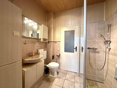 Badezimmer - 6 Zimmer Einfamilienhaus in Torgelow