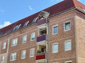 Wohnung mit Balkon - 3 Zimmer Etagenwohnung zum Kaufen in Neubrandenburg