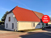 Hausansicht - HORN IMMOBILIEN ++ Woggersin bei Neubrandenburg, Doppelhaushälfte mit großem Grundstück