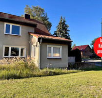 HORN IMMOBILIEN++ Doppelhaushälfte in Rossow, sanierungsbedürftig mit kleinem Garten