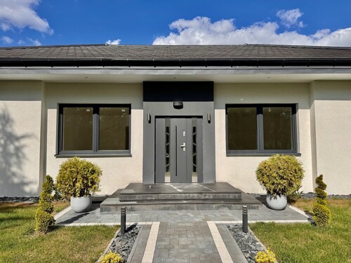 Hauseingang - 5 Zimmer Einfamilienhaus zum Kaufen in Viereck