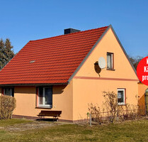 HORN IMMOBILIEN ++ RESERVIERT! Haus in Rossow bei Neverin und ca. 10 km bis Neubrandenburg - Staven / Rossow