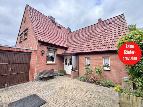 Hausansicht vom Garten aus - HORN IMMOBILIEN ++ RESERVIERT! Neubrandenburg Doppelhaushälfte in guter Lage mit großem Grundstück