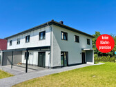 Doppelhaushälfte - HORN IMMOBILIEN++ Neubrandenburg, große und neuwertige Doppelhaushälfte mit Kamin, EBK, E-Ladestation