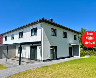 HORN IMMOBILIEN++ Neubrandenburg, große und neuwertige Doppelhaushälfte mit Kamin, EBK, E-Ladestation