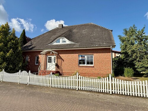 Einfamilienhaus - 5 Zimmer Einfamilienhaus zum Kaufen in Neuendorf
