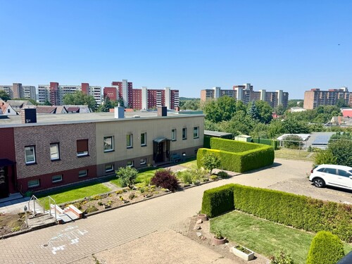 Blick von der Terrasse - 6 Zimmer Zweifamilienhaus zum Kaufen in Neubrandenburg