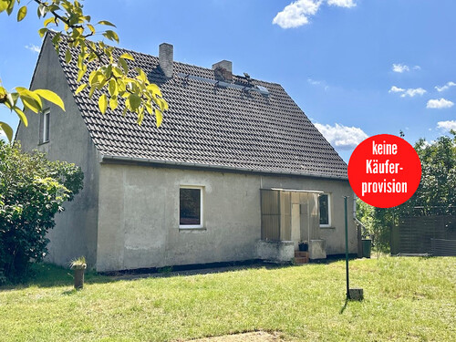 Einfamilienhaus bei Pasewalk - HORN IMMOBILIEN ++ Nieden bei Pasewalk sanierungsbedürftiges Haus auf großem Grundstück