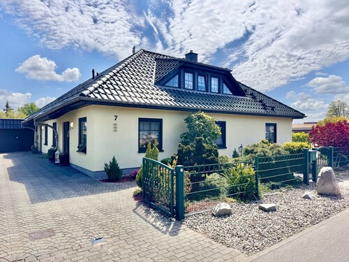 Hausansicht Straßenseite - 6 Zimmer Bungalow zum Kaufen in Ueckermünde