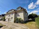 Hauseingang - Etagenwohnung mit 80,00 m&sup2; in Neubrandenburg zum Kaufen