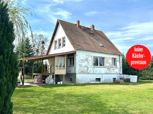 Hausansicht - HORN IMMOBILIEN ++ Alleinlage gesucht? Einfamilienhaus, voll unterkellert in Gehren bei Strasburg