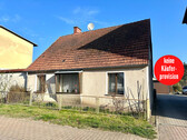 Hausansicht - HORN IMMOBILIEN ++ kleines Einfamilienhaus in zentraler Lage in Ducherow