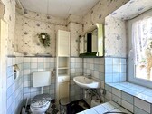 Badezimmer - 6 Zimmer Einfamilienhaus zum Kaufen in Schönhausen