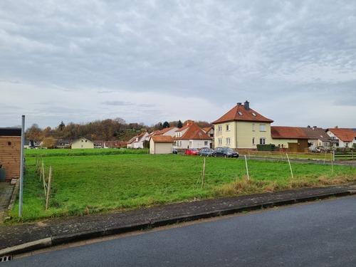 Ansicht I von Schulweg aus - Bauplatz in ruhiger dörflicher Lage in Süd-Niedersachsen