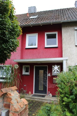 Vorderansicht - Celle Klein Hehlen: Tolles Reihenmittelhaus mit Vollkeller zum tollen Preis! - sofort frei