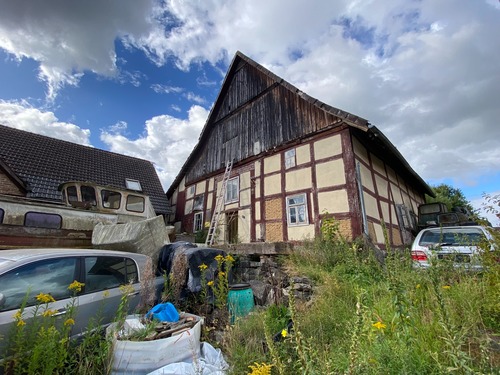 Haus Frontansicht - Denkmalgeschütztes Objekt mit Sanierungsbedarf