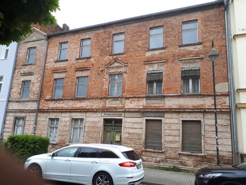 Straßenfront Heinrichstr. 3 - Kernsanierungsobjekt! Mehrfamilienhaus mit 5 Wohneinheiten in Angermünde nahe Bahnhof