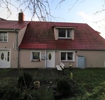 Resthof mit 2 Wohnungen in Alleinlage - Dörpum