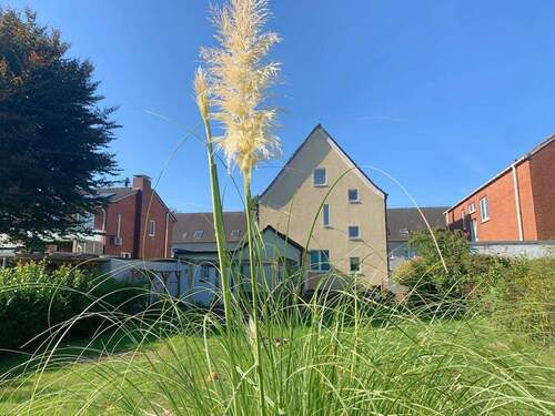 Hausansicht Gartenseite - 6 Zimmer Mehrfamilienhaus, Wohnhaus zum Kaufen in Recklinghausen