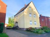 Hausansicht - In 2000 kernsaniertes Mehrparteienhaus mit schönem Gartengrundstück in Recklinghausen- Grullbad.