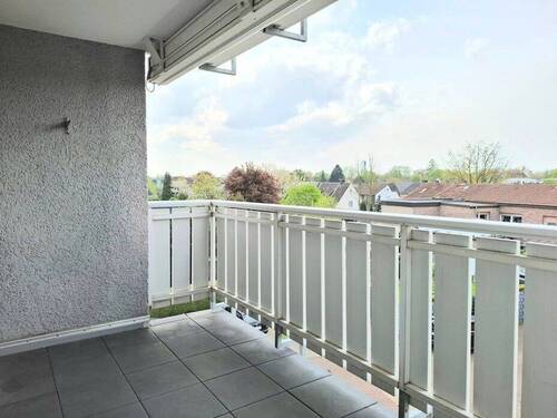 Balkon mit Markise - Freigezogene Eigentumswohnung mit Balkon und Garage in ruhiger, zentrumsnaher Lage von Datteln!