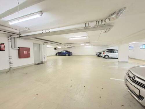 Tiefgaragenstellplatz - 