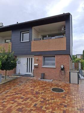 Hausansicht - Reihenendhaus in ruhiger Anliegerstraße von Castrop-Rauxel auf Kaufgrundstück.