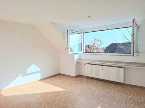 Wohnzimmer - Recklinghausen-Suderwich! Renovierte, helle Dachgeschosswohnung in einem gepflegten Mehrfamilienhaus