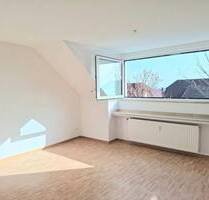 Recklinghausen-Suderwich! Renovierte, helle Dachgeschosswohnung in einem gepflegten Mehrfamilienhaus Recklinghausen-Suderwich! Renovierte, helle Dachgeschosswohnung in einem gepflegten Mehrfamilienhaus