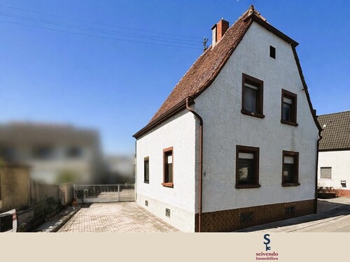 Titelbild Haus - Preiswertes Haus mit großem Hof & Scheune