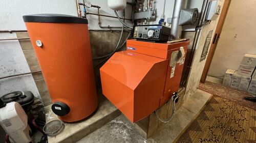 Öl-Zentralheizung - Wohngebäude - 