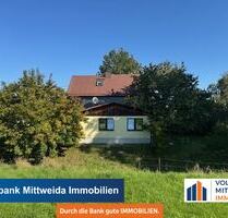 Gepflegtes Einfamilienhaus mit Doppelgarage! - Königshain-Wiederau