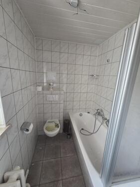 Bad im EG - Einfamilienhaus mit 170,00 m&sup2; in Limbach-Oberfrohna zum Kaufen