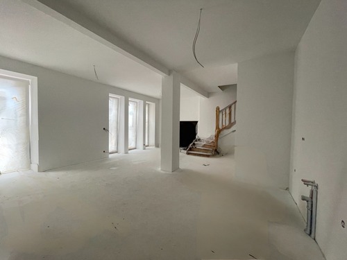 Erdgeschoss mit Küchenbereich - 5 Zimmer Mehrfamilienhaus, Wohnhaus zur Miete in Falkenstein