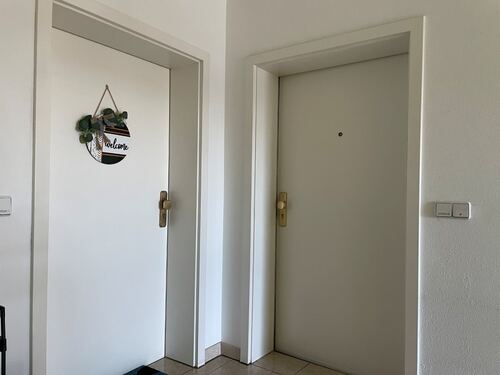 Wohnungstür (rechts) - 