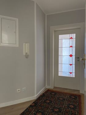 Flur und Wohnzimmertür mit Glaseinsatz - 