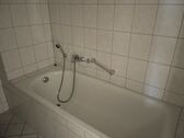 Bad mit Wanne - 