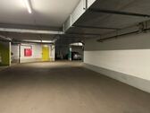 großzügige Tiefgarage - 