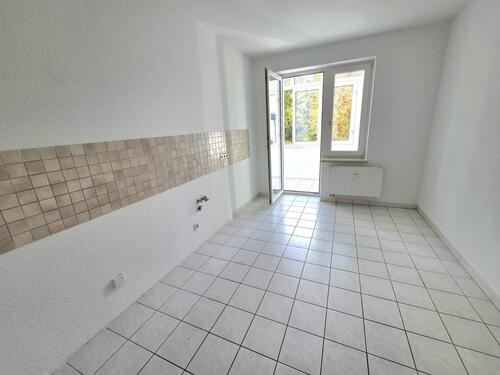 Küche mit Zugang zum Balkon - 