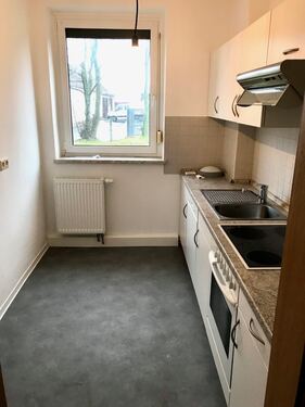 Küche mit Einbauküche - 