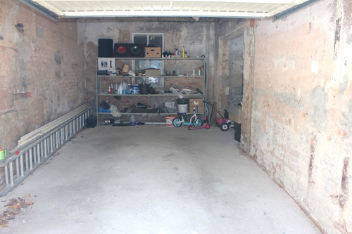 Garage im Nebengebäude - 