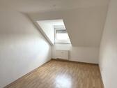 Schlafzimmer 1 - 4 Zimmer Dachgeschoßwohnung in Colditz