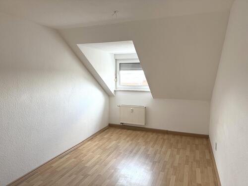 Schlafzimmer 1 - 4 Zimmer Dachgeschoßwohnung in Colditz