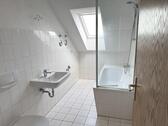 Bad - Dachgeschoßwohnung mit 84,00 m&sup2; in Colditz zur Miete