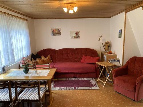 Wonzimmer mit 3 Fenstern - 