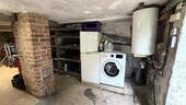 Keller mit Waschmaschine - 