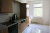 Küche mit großem Fenster - 2 Zimmer Etagenwohnung in Chemnitz