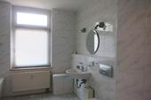 Großes Bad mit Fenster - 