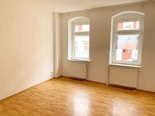 Wohnzimmer - 3 Zimmer Erdgeschoßwohnung zur Miete in Mittweida