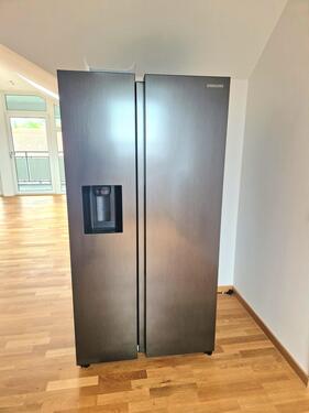 Side by Side Kühlschrank von Samsung - Maisonettenwohnung mit 129,47 m&sup2; in Chemnitz zur Miete